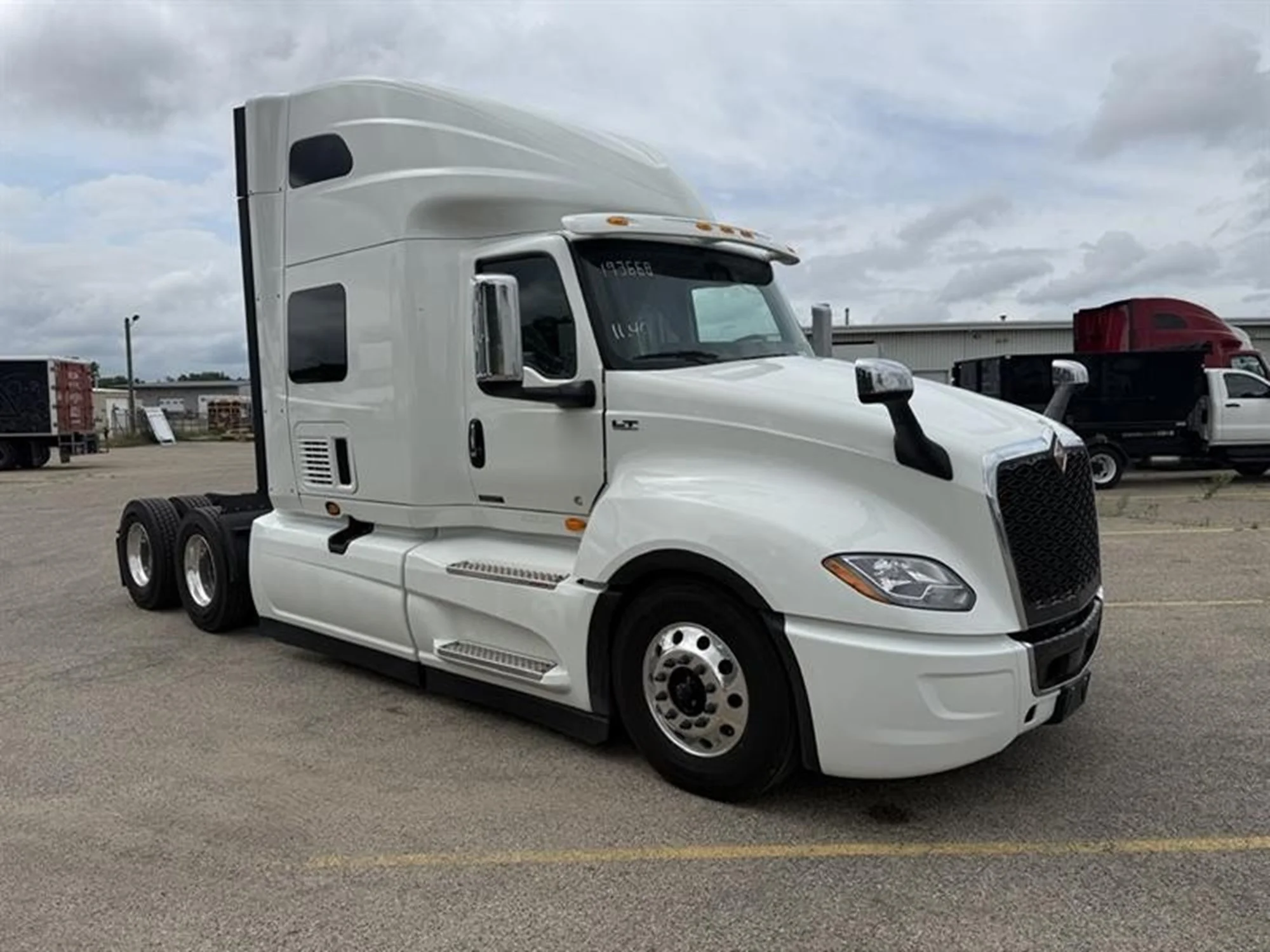 2027 International LT