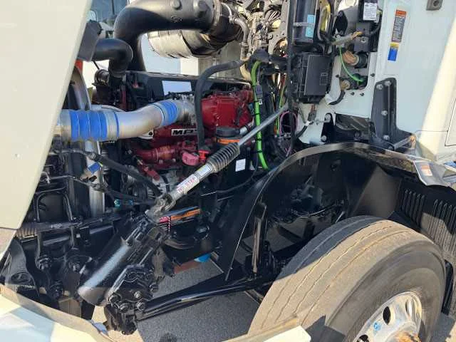 2023 Mack Anthem - image 6