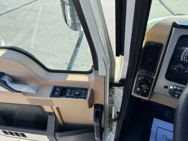 2023 Mack Anthem - image 8