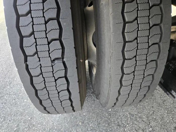 2019 Freightliner M2 106 — photo 5