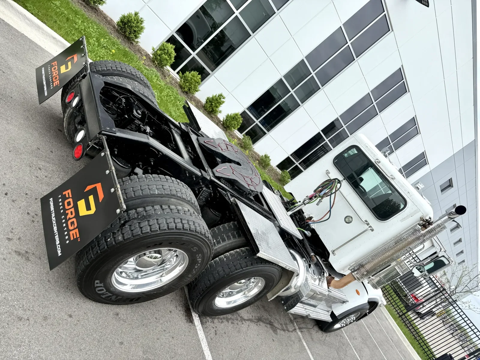 2015 Peterbilt 367 in New Lenox, IL — photo 11