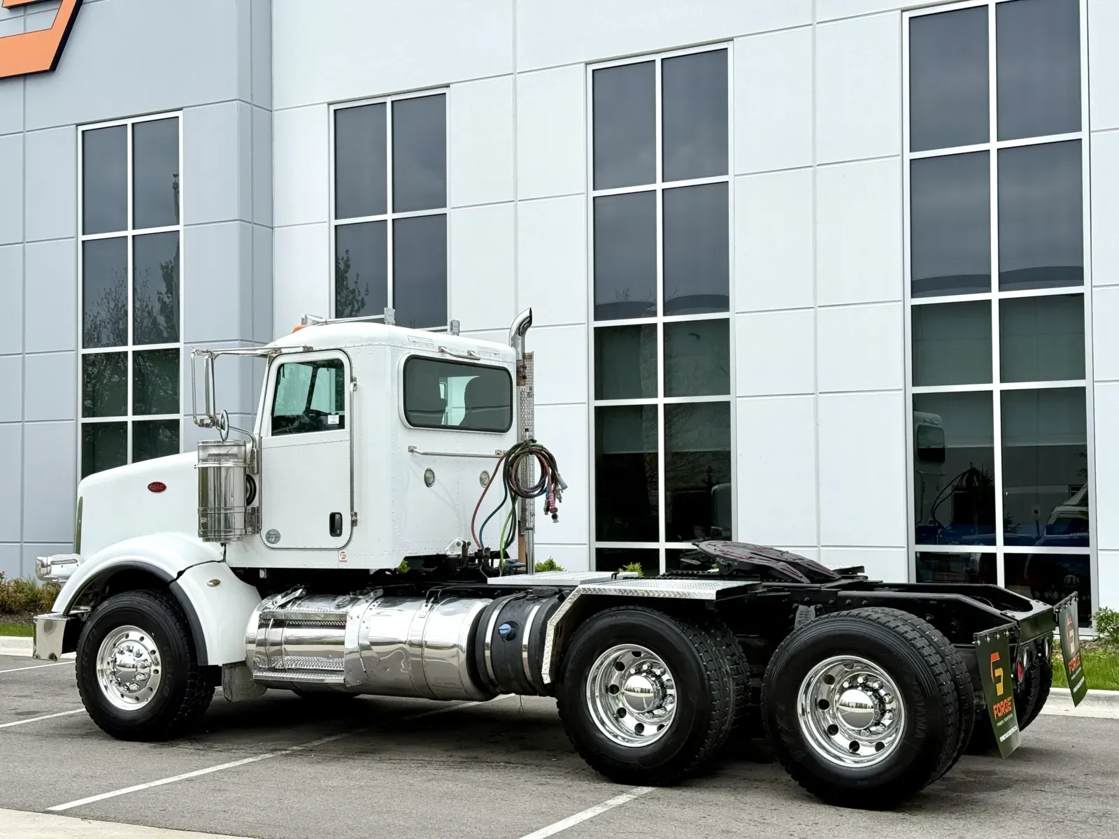 2015 Peterbilt 367 in New Lenox, IL — photo 6