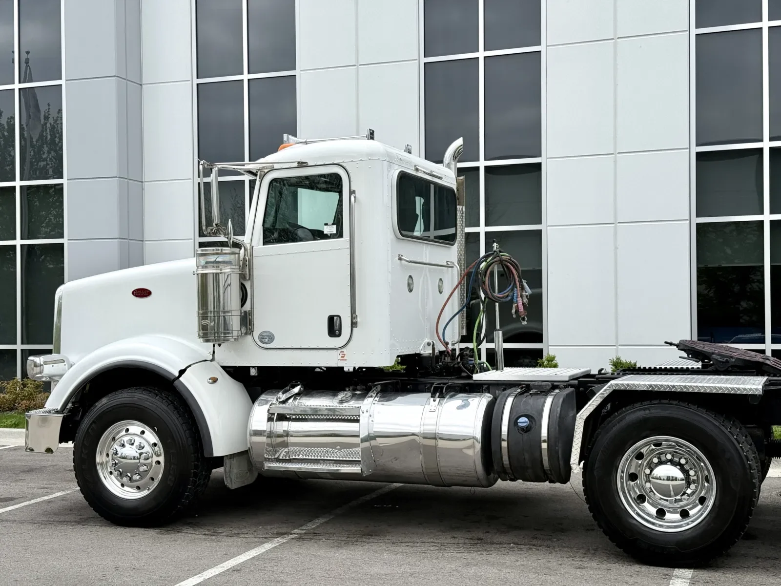 2015 Peterbilt 367 in New Lenox, IL — photo 8