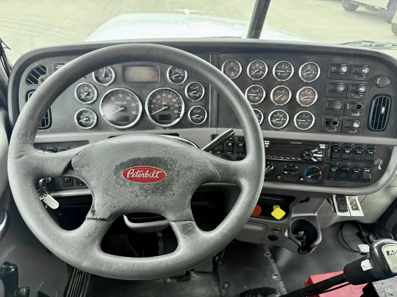 2015 Peterbilt 367 in New Lenox, IL — photo 16