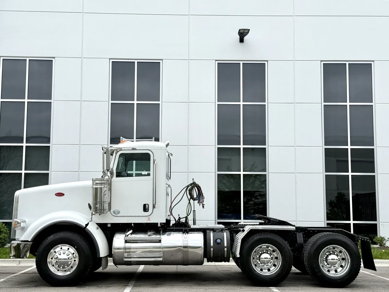 2015 Peterbilt 367 in New Lenox, IL — photo 4