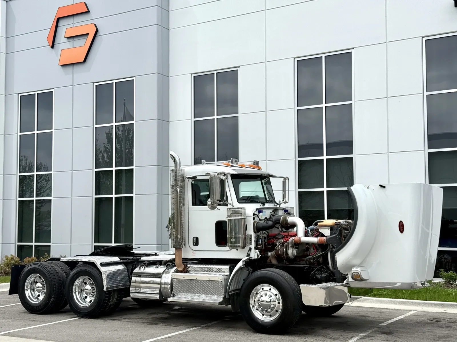 2015 Peterbilt 367 in New Lenox, IL — photo 9