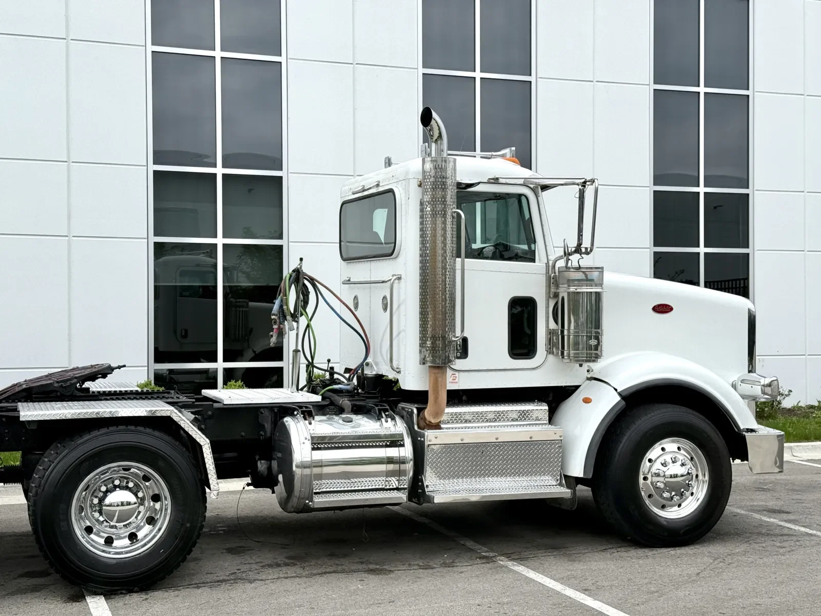 2015 Peterbilt 367 in New Lenox, IL — photo 7