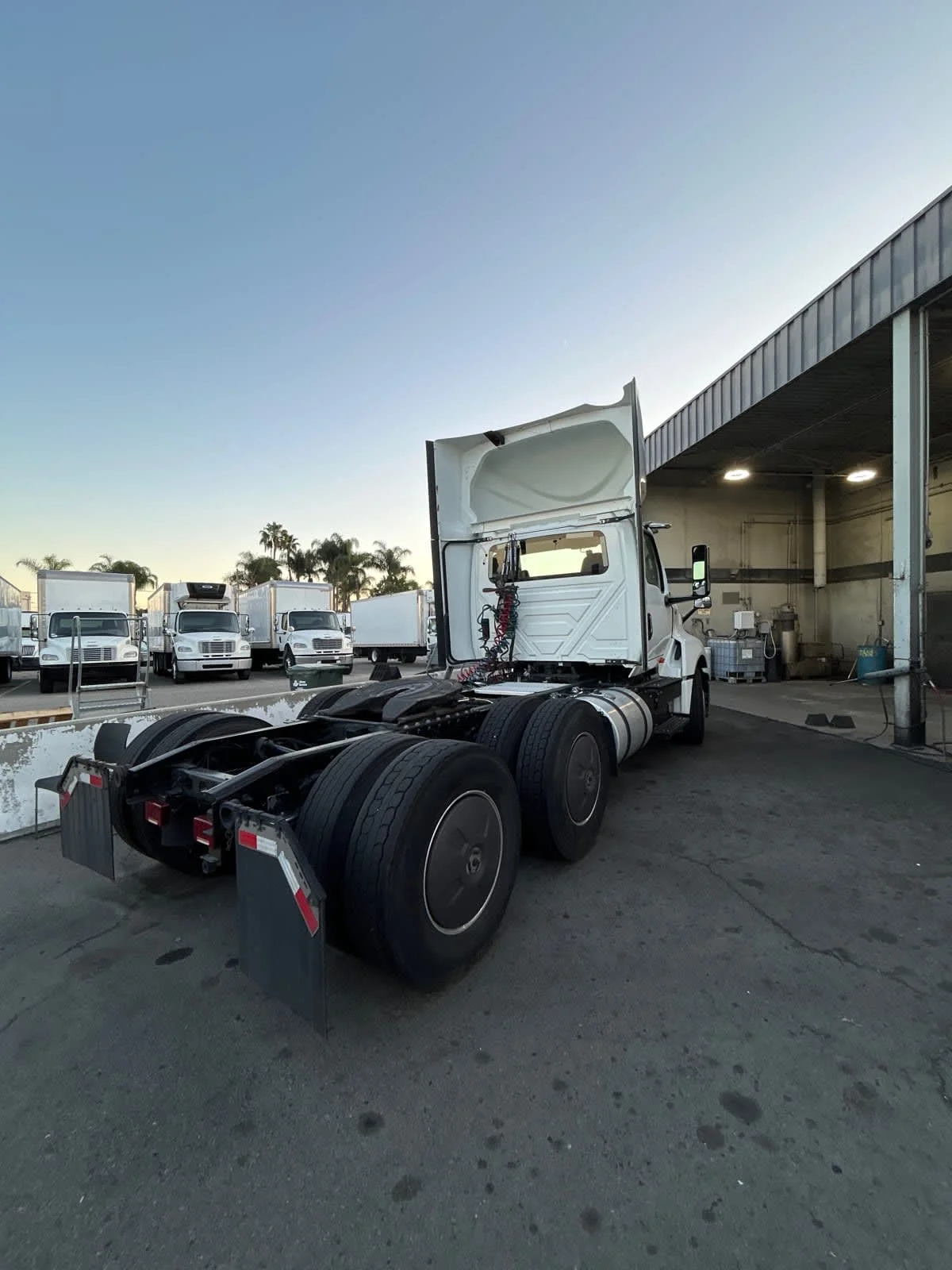 2020 International LT in Pomona, CA — photo 4