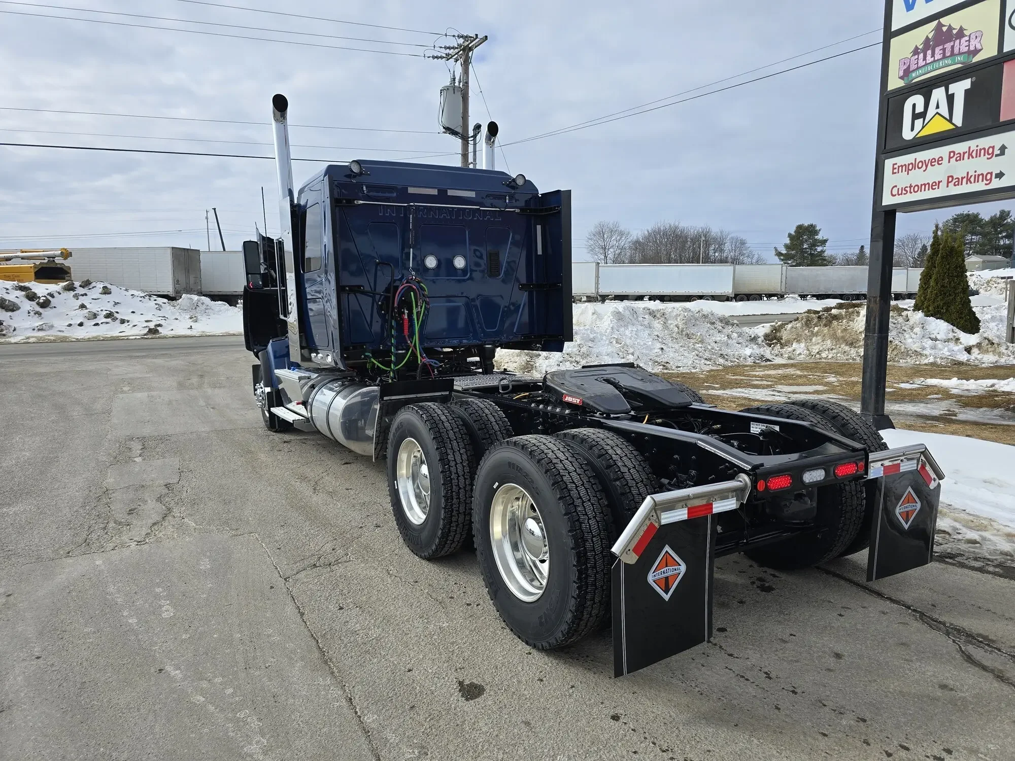 2025 International HX - image 6