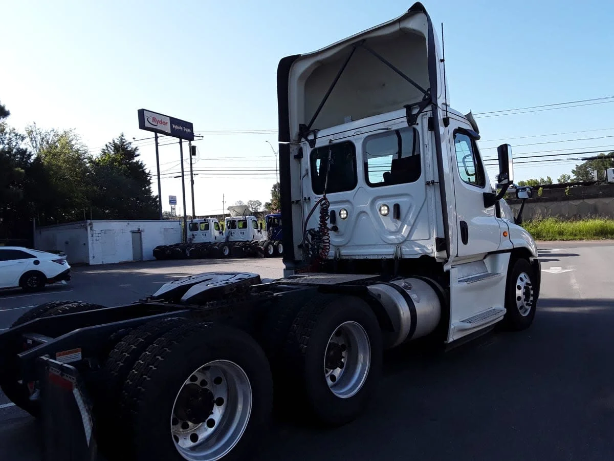 2019 Freightliner Cascadia in Charlotte, NC — photo 7