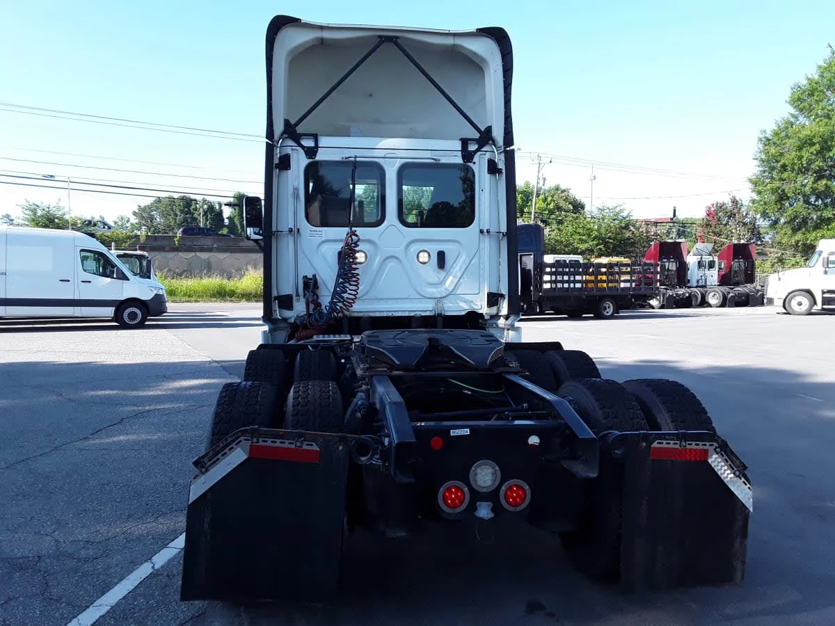 2019 Freightliner Cascadia in Charlotte, NC — photo 9