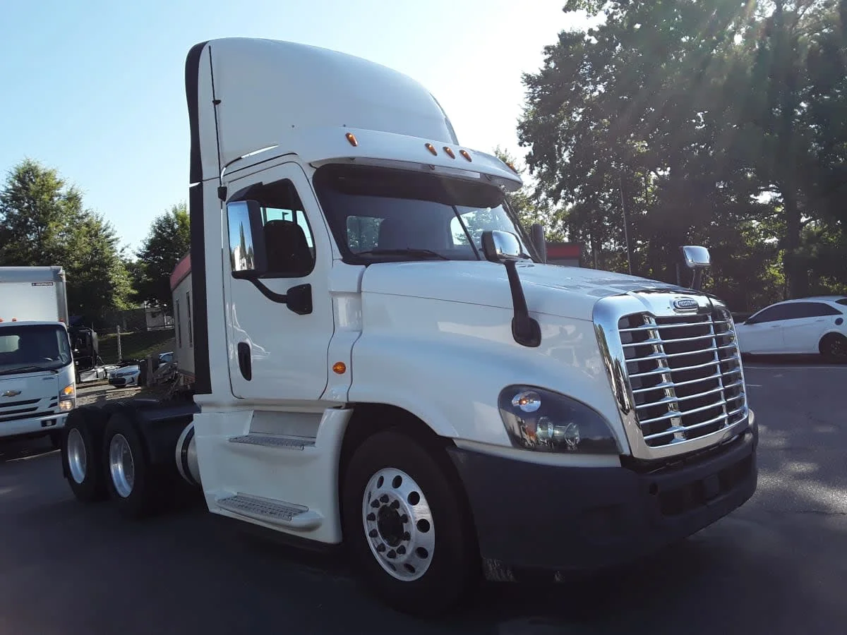 2019 Freightliner Cascadia in Charlotte, NC — photo 3