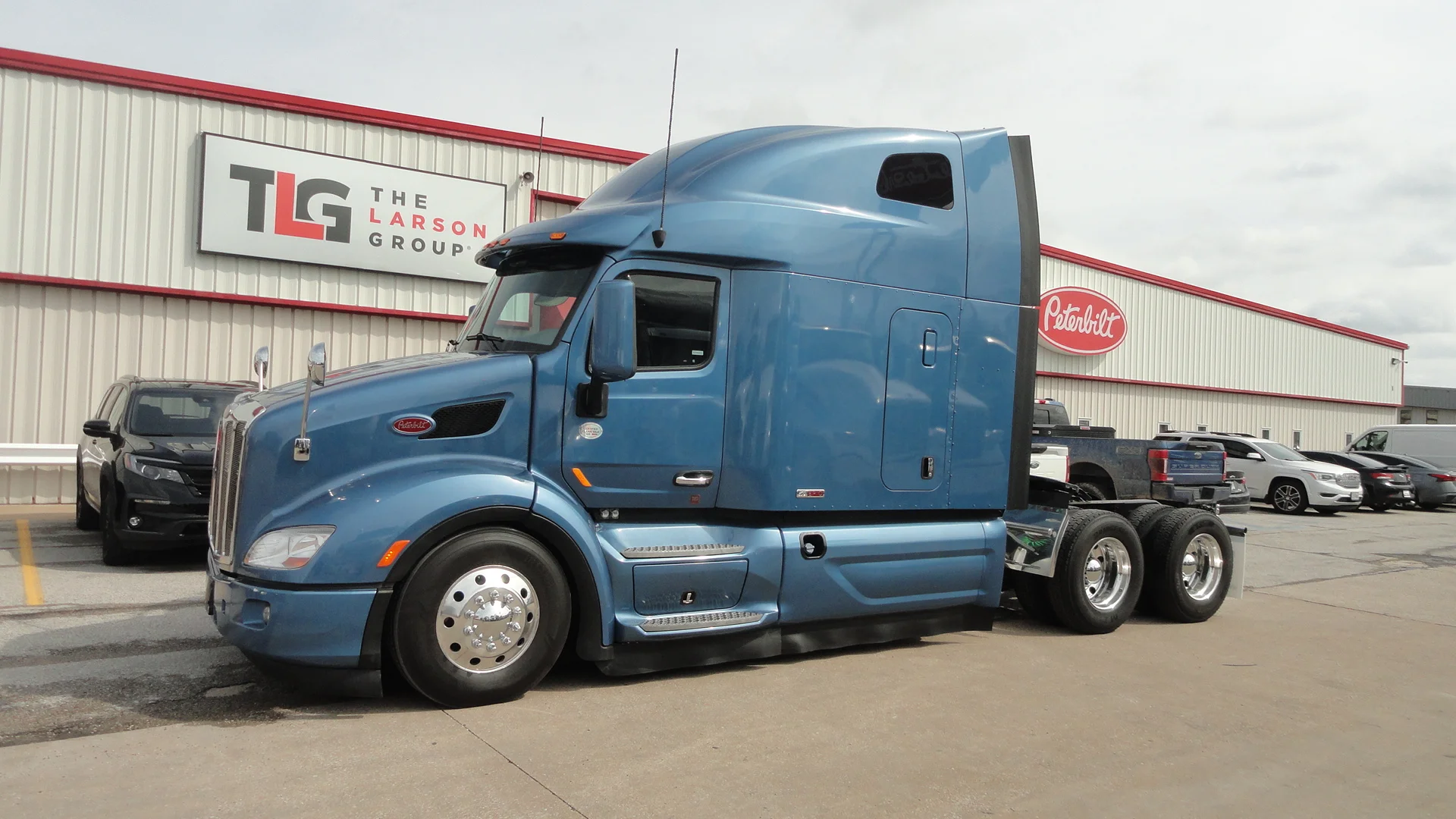 2022 Peterbilt 579 - image 1