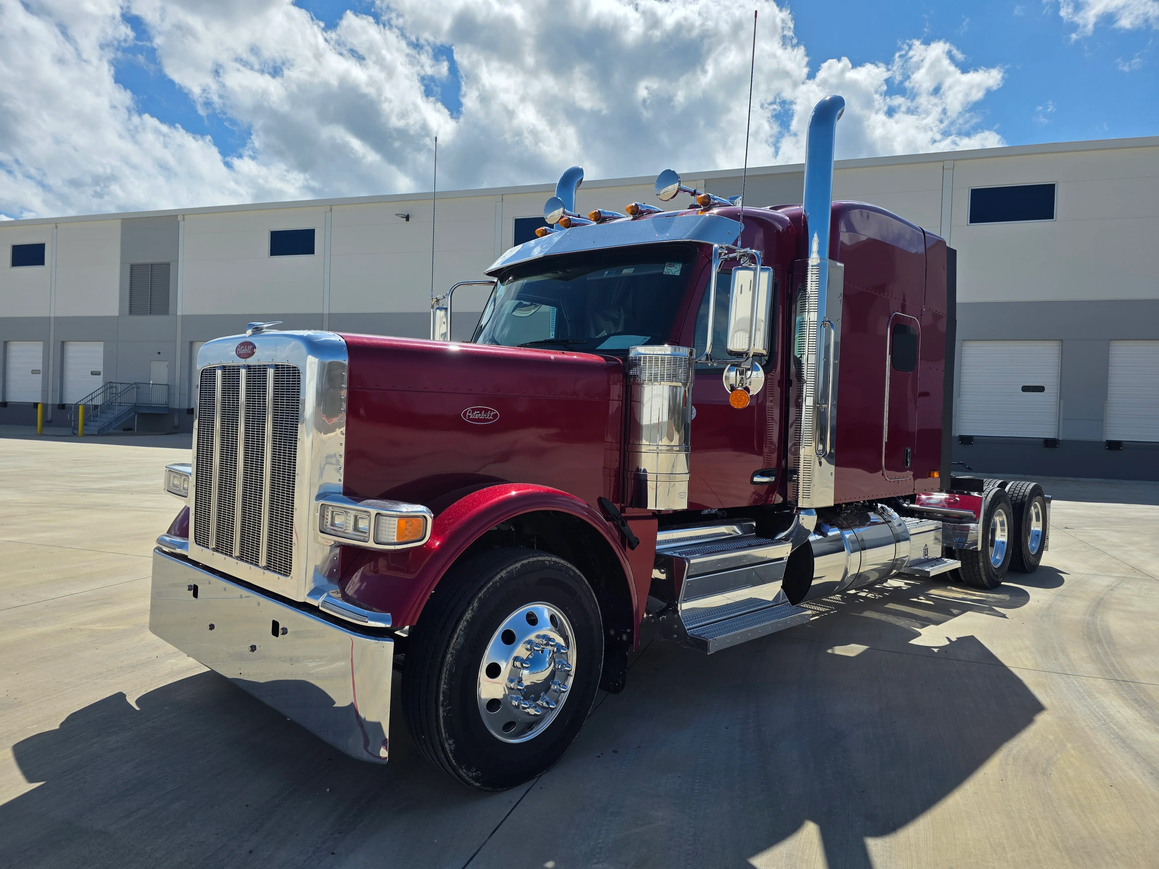 2027 Peterbilt 589 in Louisville, KY