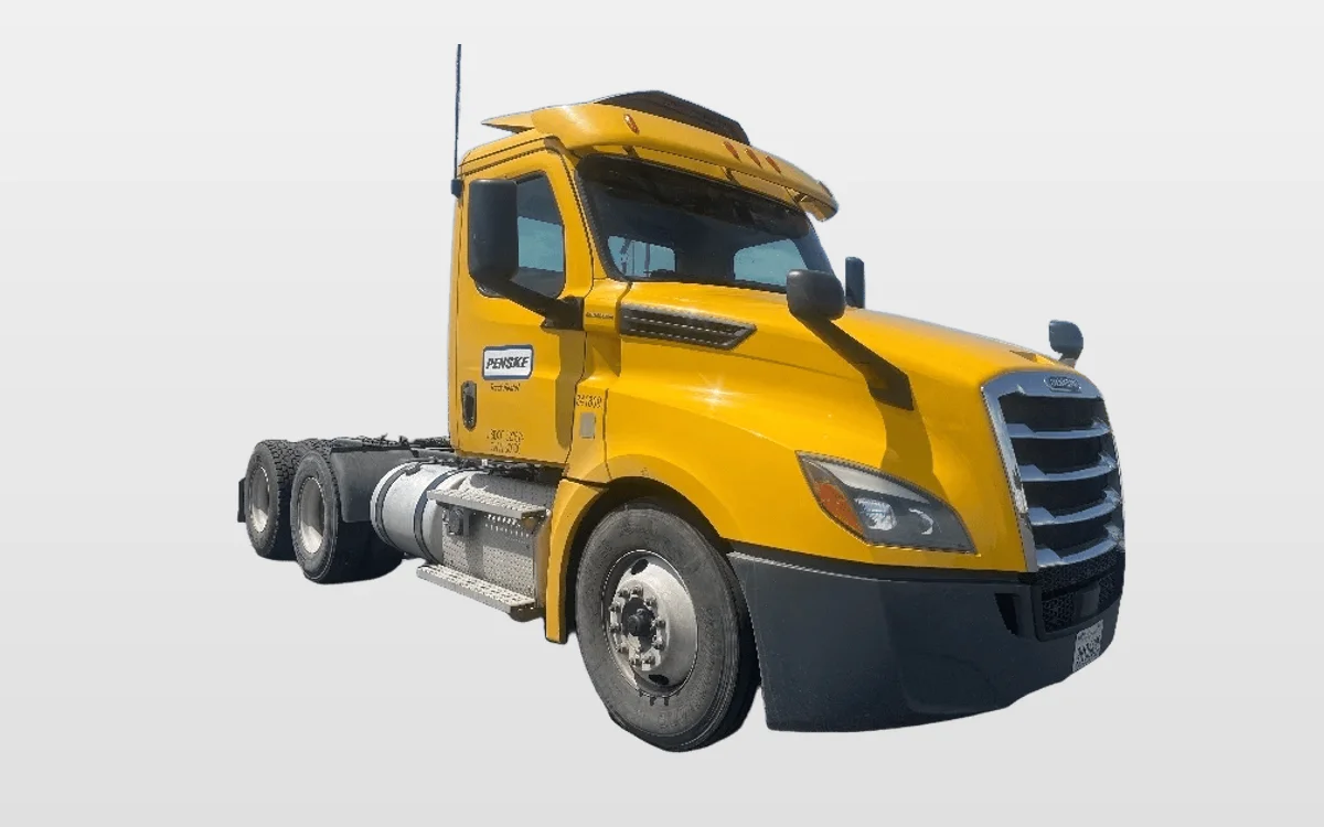 2020 Freightliner Cascadia - image 1