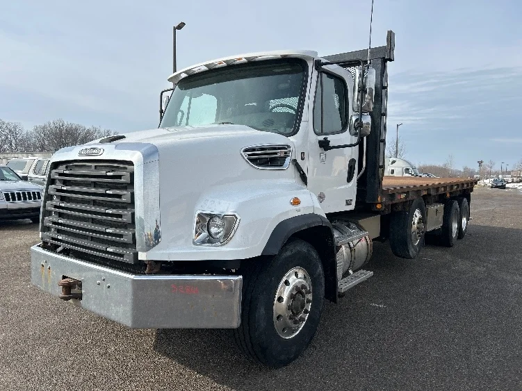 2018 Freightliner 114SD - image 3