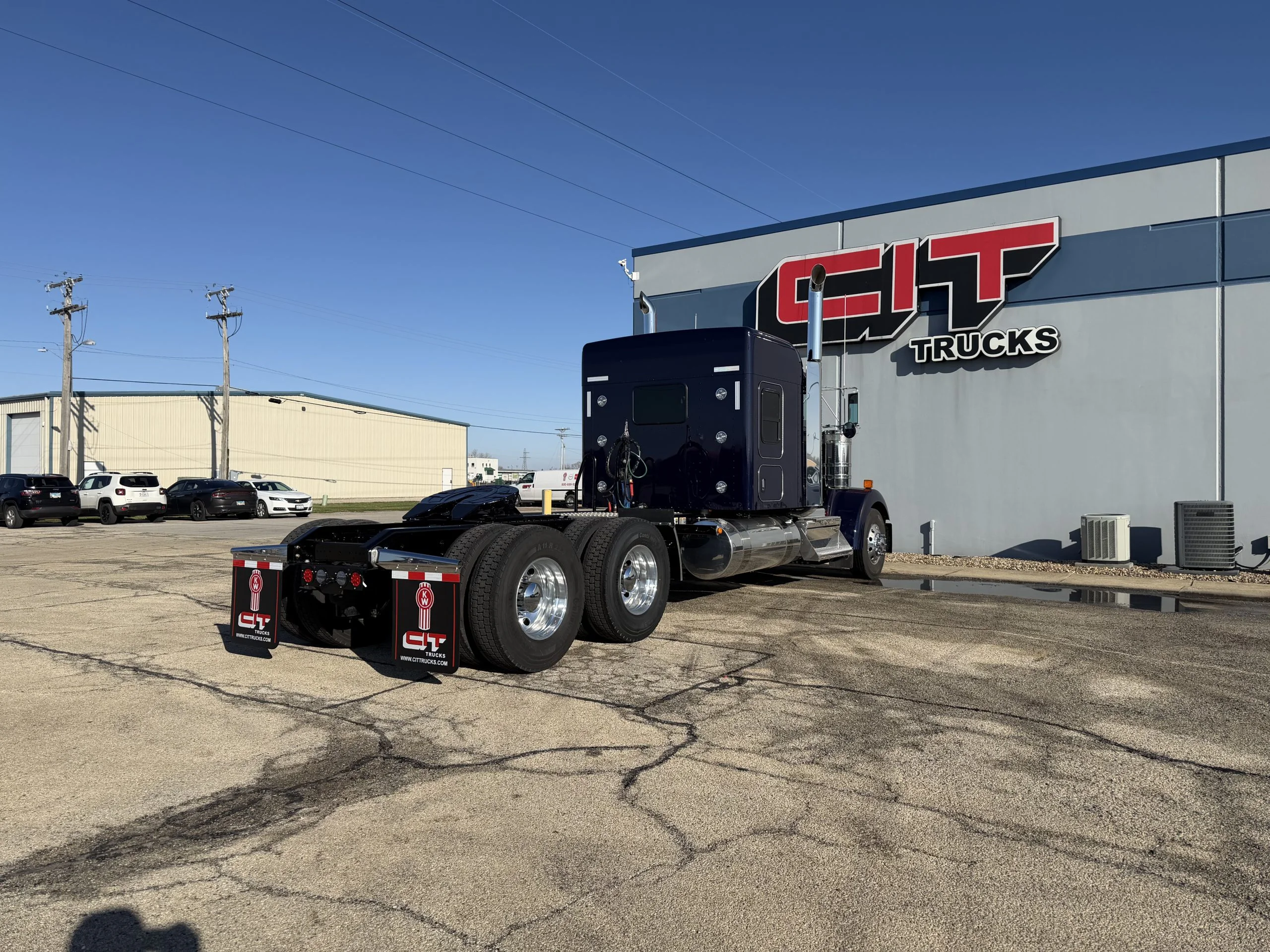 2027 Kenworth W900 - image 5