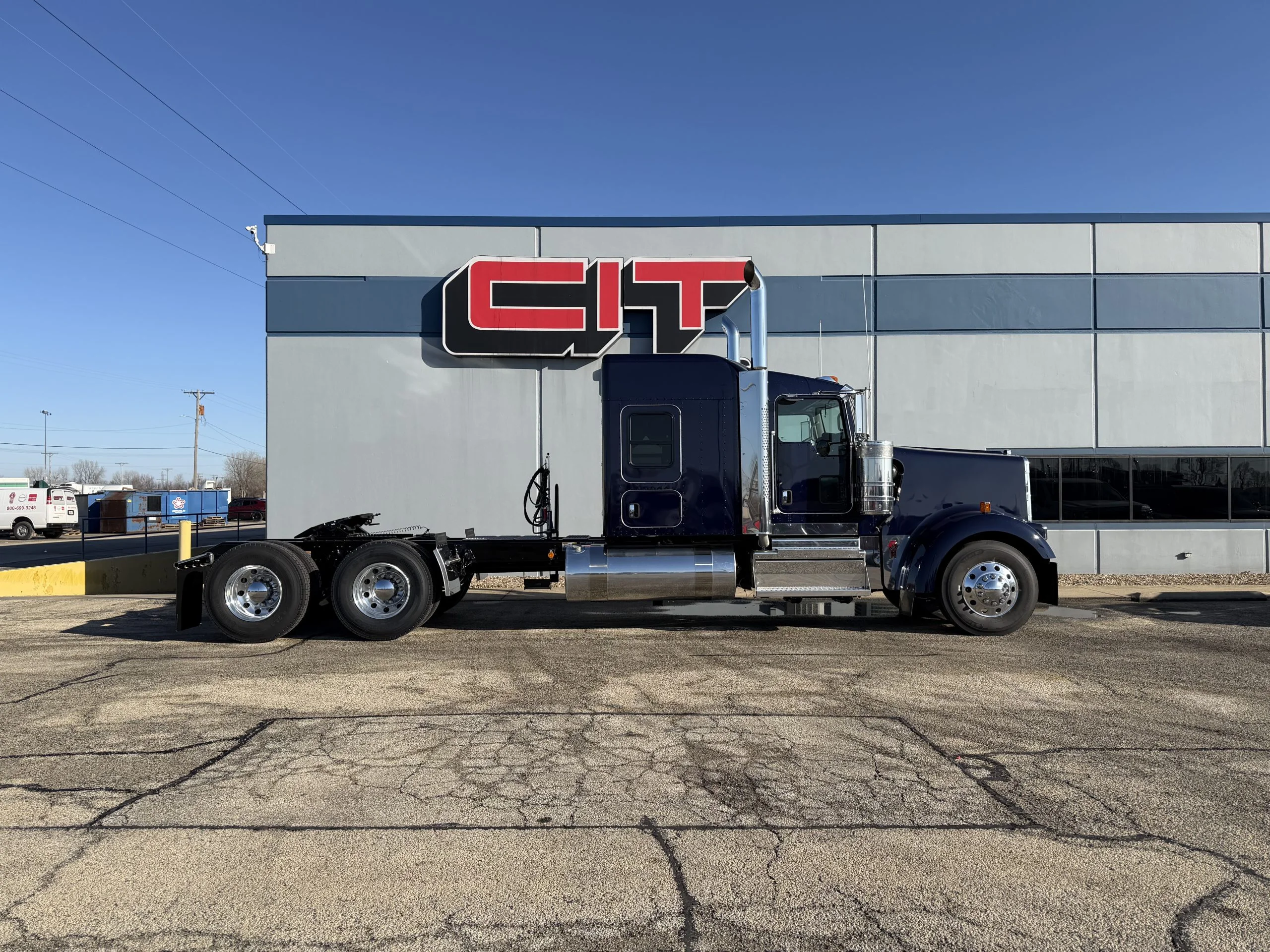 2027 Kenworth W900 - image 4