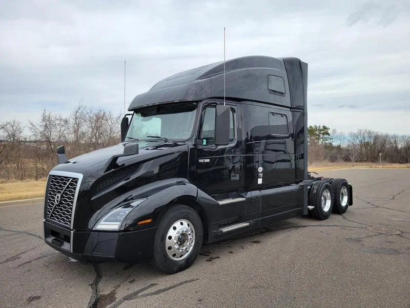 2023 Volvo VNL 860 in Waterloo