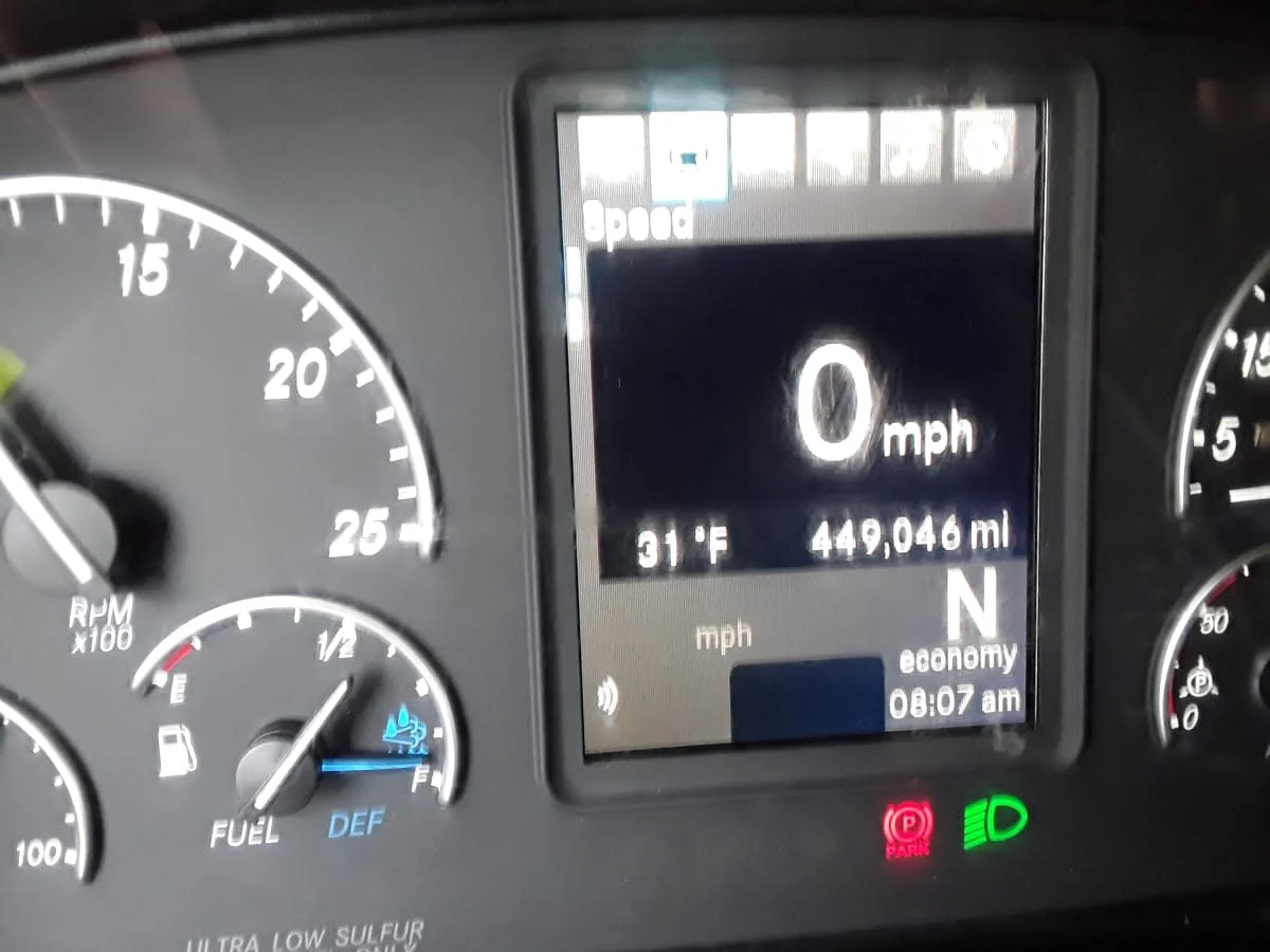 2019 Freightliner Cascadia - image 11