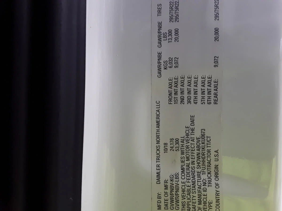 2019 Freightliner Cascadia - image 15