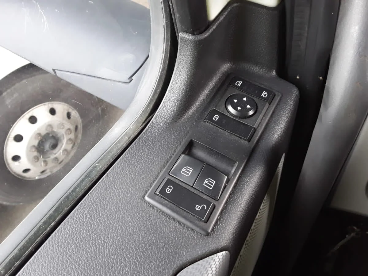 2019 Freightliner Cascadia - image 12