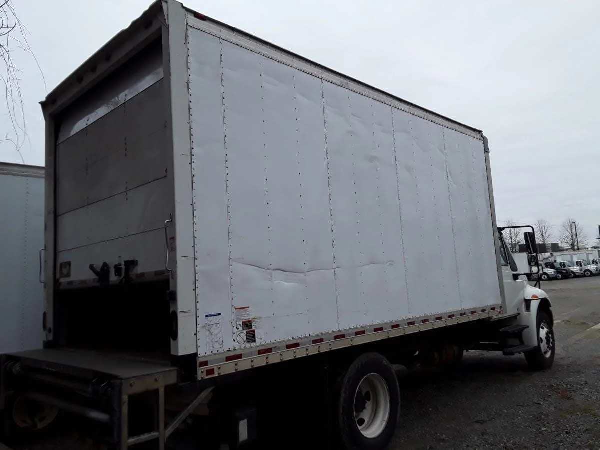 2018 International 4300 - image 4