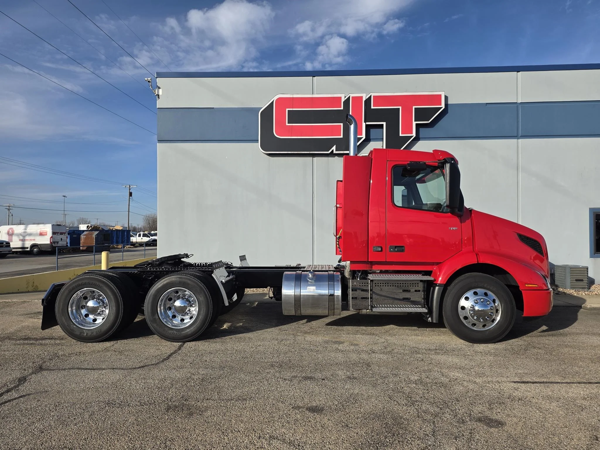 2026 Volvo VNR 640 - image 4