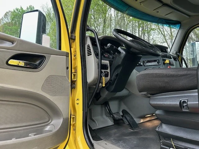 2020 Peterbilt 579 in Charlotte, NC — photo 11