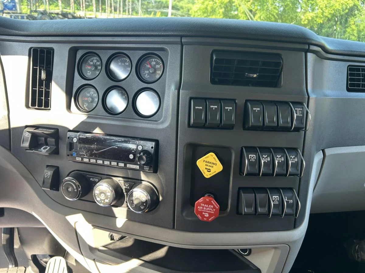 2027 in South Royalton, VT — photo 13