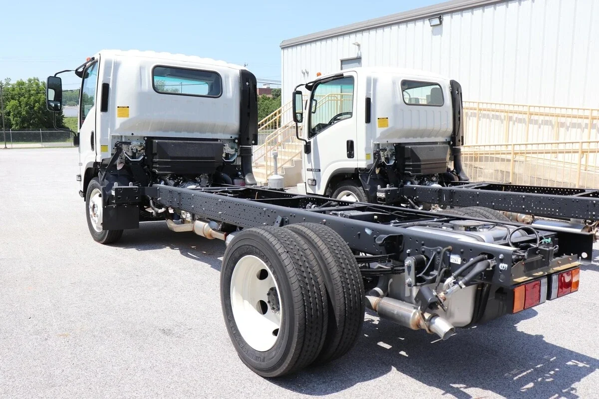 2025 Isuzu NRR - image 5