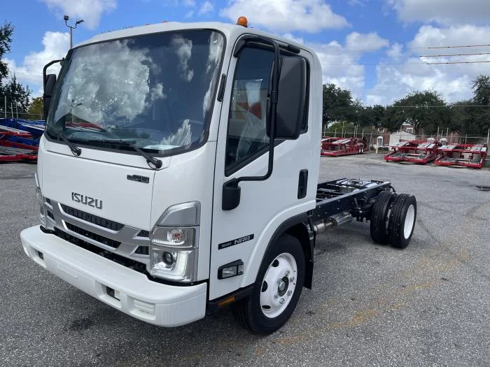 2025 Isuzu NRR in Orlando, FL — photo 2