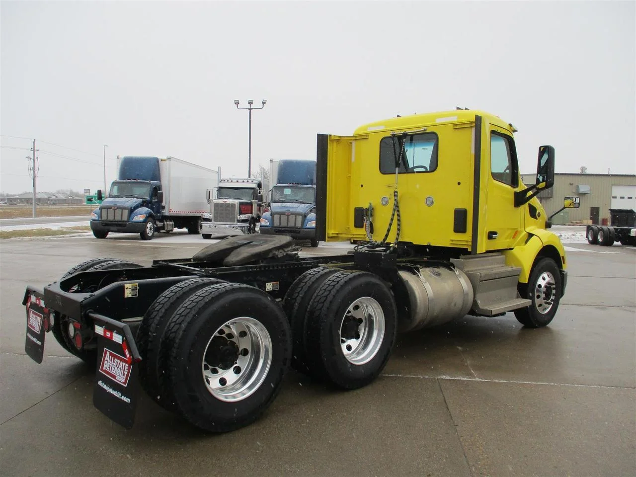 2021 Peterbilt 579 - image 7