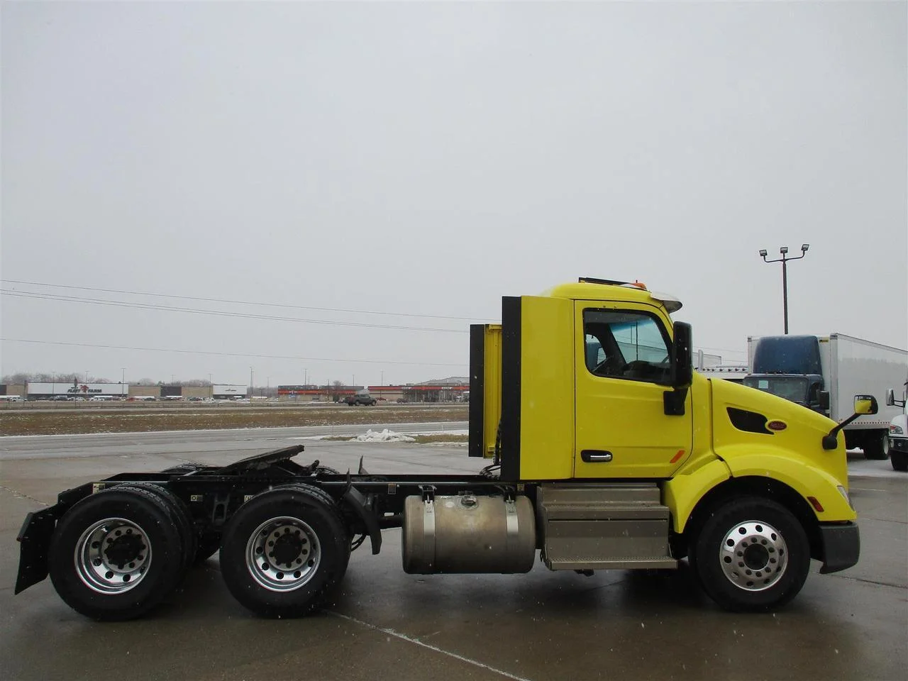 2021 Peterbilt 579 - image 4