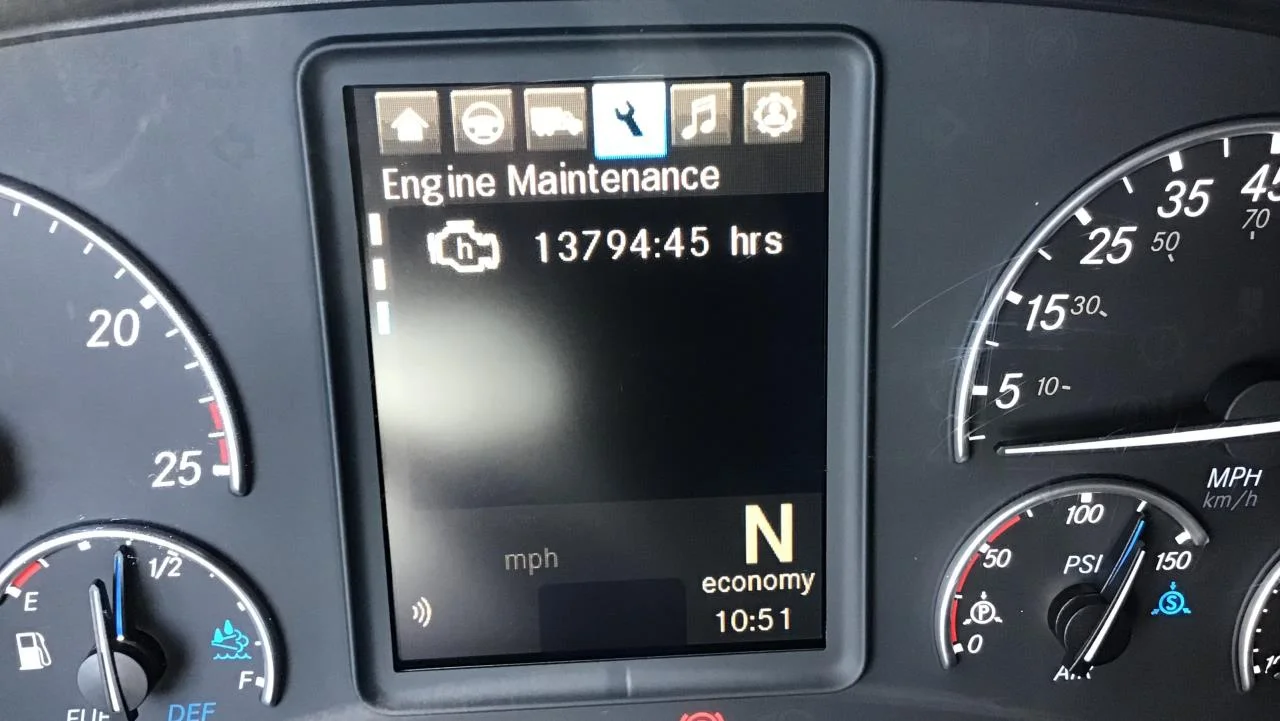 2022 Freightliner Cascadia in Pacific, WA — photo 10
