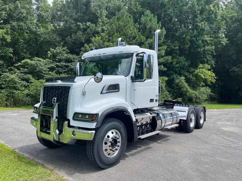 2026 Volvo VHD 300 in Rocky Mount, NC — photo 2