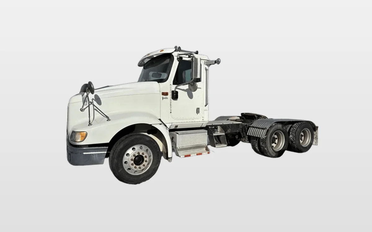 2004 International - image 1