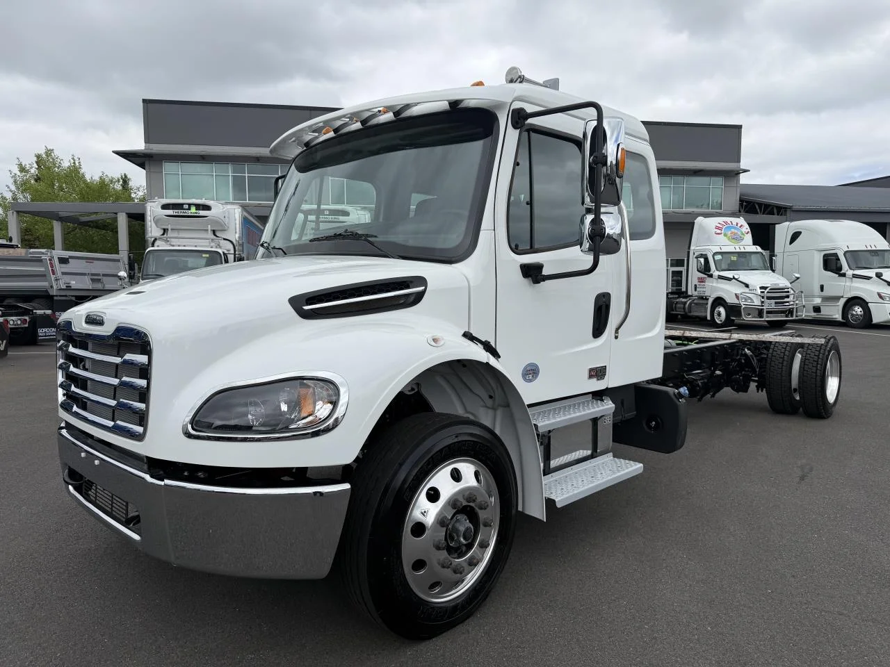 2024 Freightliner M2 106 in Pacific, WA — photo 3