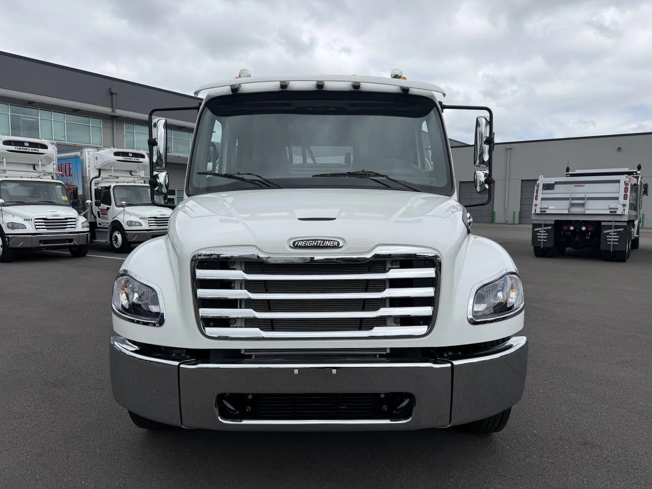 2024 Freightliner M2 106 in Pacific, WA — photo 2