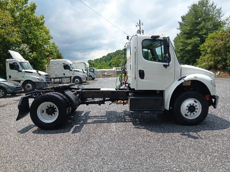 2018 Freightliner M2 106 - image 8