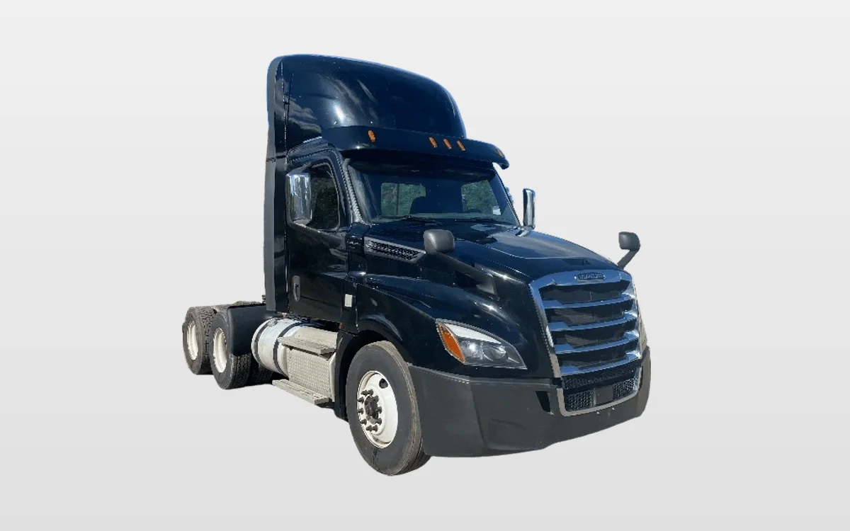 2019 Freightliner Cascadia - image 1