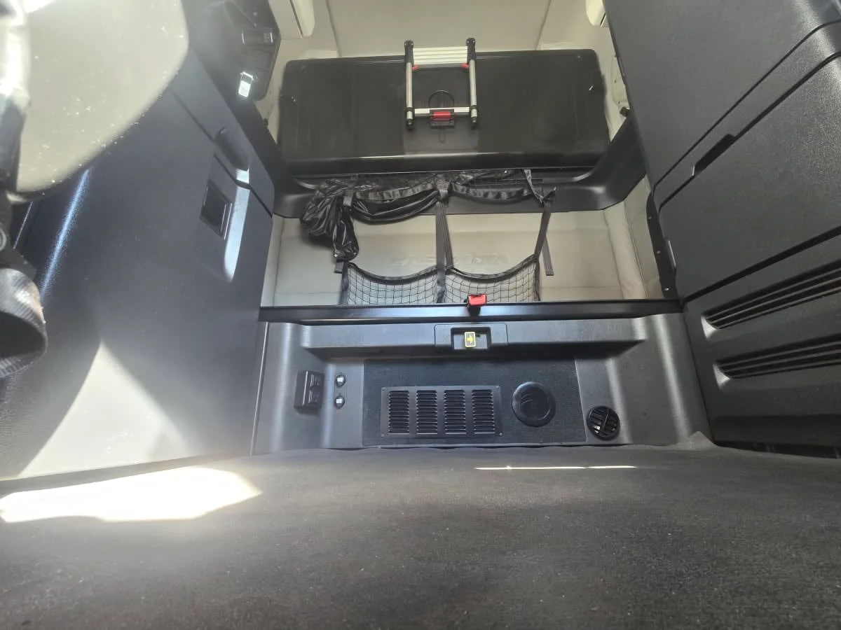 2021 Freightliner Cascadia - image 8