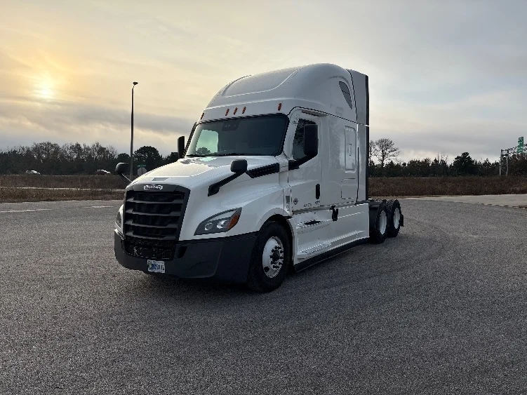 2022 Freightliner Cascadia in Meridian, MS — photo 3