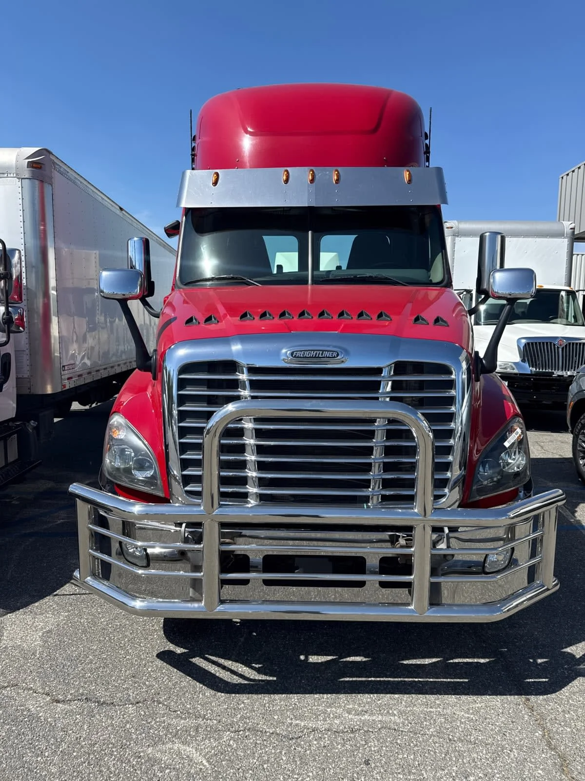 2020 Freightliner Cascadia in Fontana, CA — photo 2