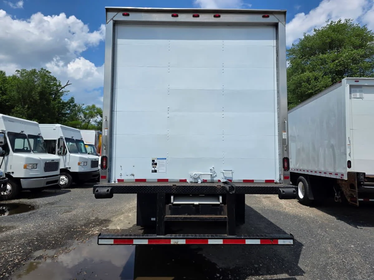 2018 Freightliner M2 106 in Bensalem, PA — photo 5