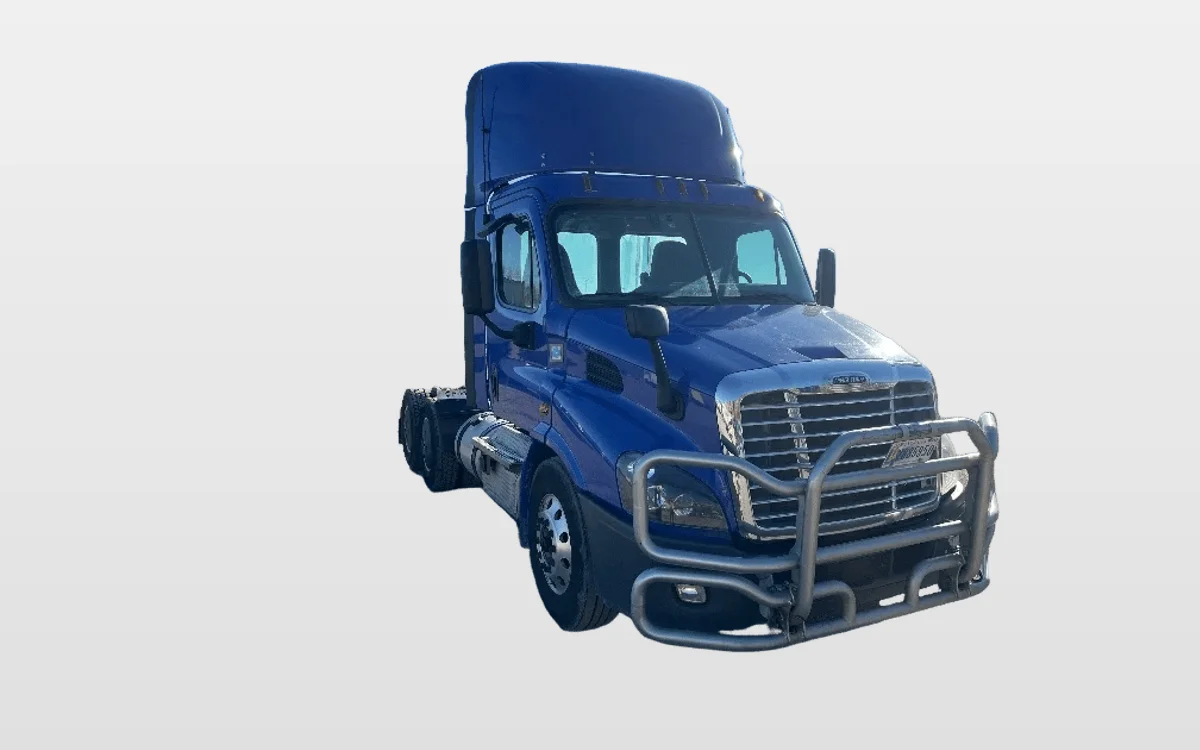 2020 Freightliner Cascadia - image 1