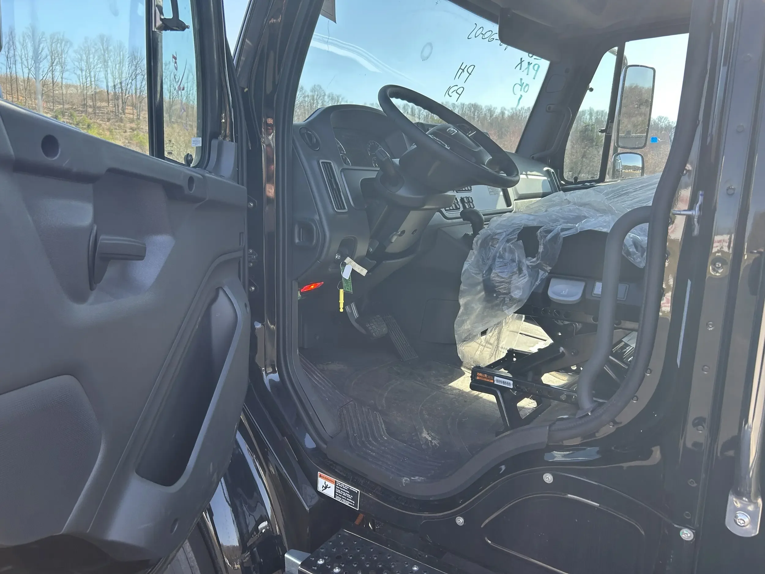 2025 Freightliner M2 106 - image 7