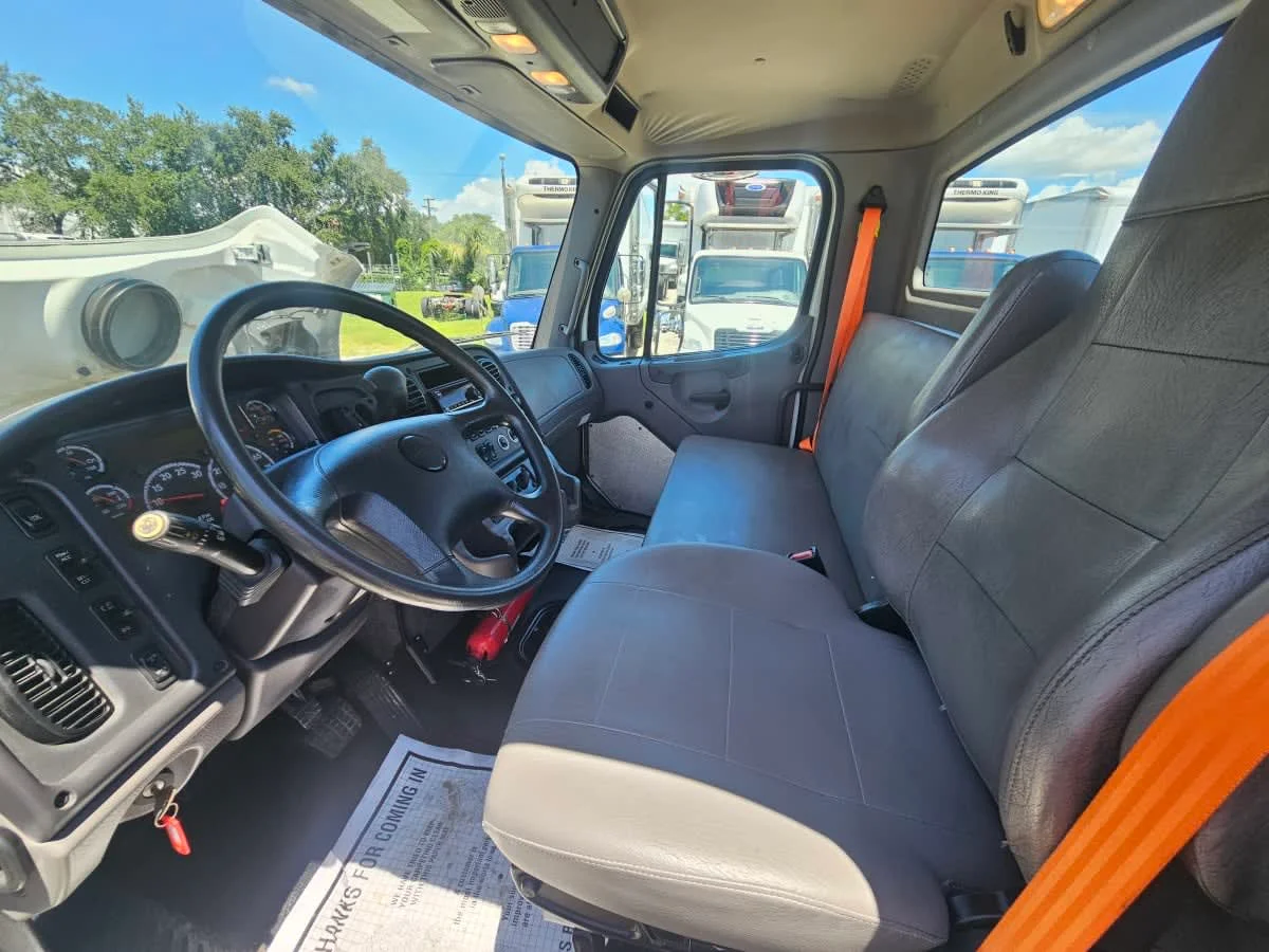 2020 Freightliner M2 106 - image 7