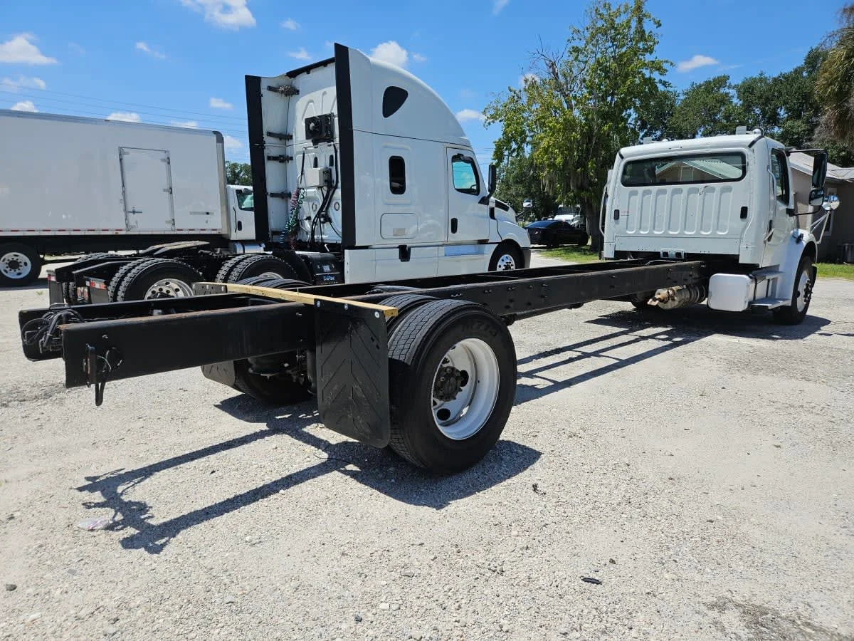 2020 Freightliner M2 106 in Orlando, FL — photo 4