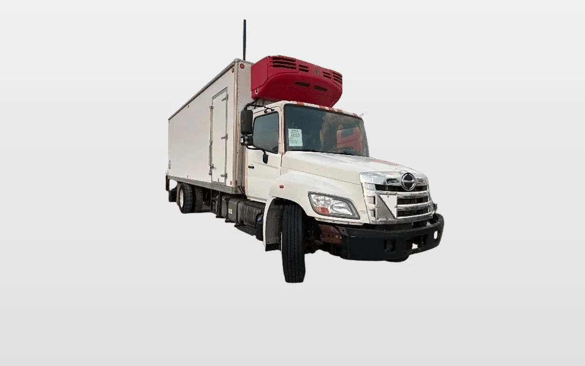 2011 Hino 338 - image 1